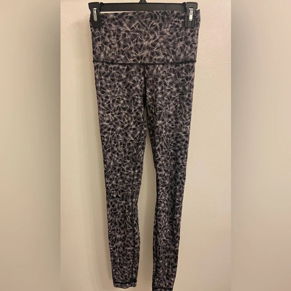 Lululemon Wunder Under Feather Plume Black & White Size 6 - Picture 1 of 5